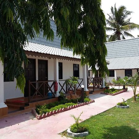 Rasa Senang Villa -Islam Guest Only Пантай-Сенанг Экстерьер фото