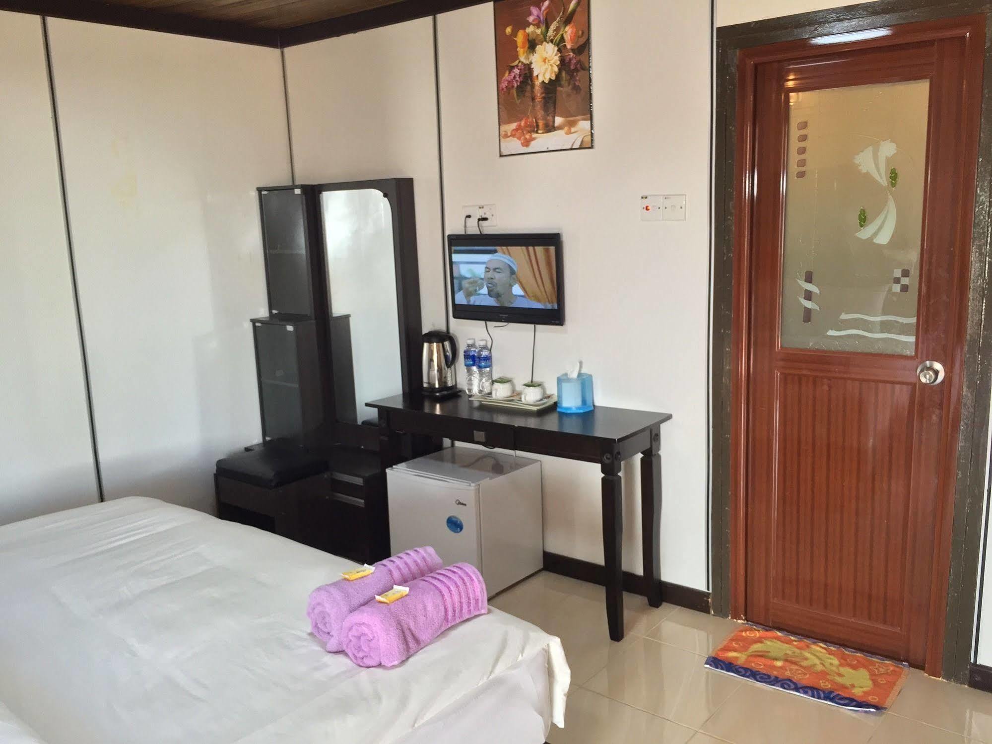 Rasa Senang Villa -Islam Guest Only Пантай-Сенанг Экстерьер фото